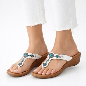 Minnetonka Brecca White Sandals Flip Flops Size 8 Turquise Blue Wedge Boho Indie